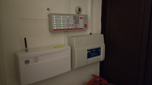 Монтаж беспроводной пожарной сигнализации и СОУЭ с GSM-каналом связи в помещениях Гончарной школы "Колокол".
