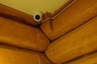 Монтаж системы видеонаблюдения в загородном доме.