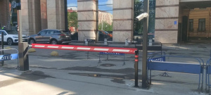Шлагбаум CAME под управлением системы распознавания номеров (ГРНЗ) Автомаршал на территории Novotel