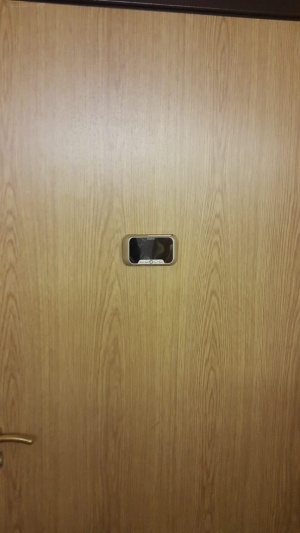 Установка видеоглазка на входную дверь с записью на SD карту при звонке и по датчику движения