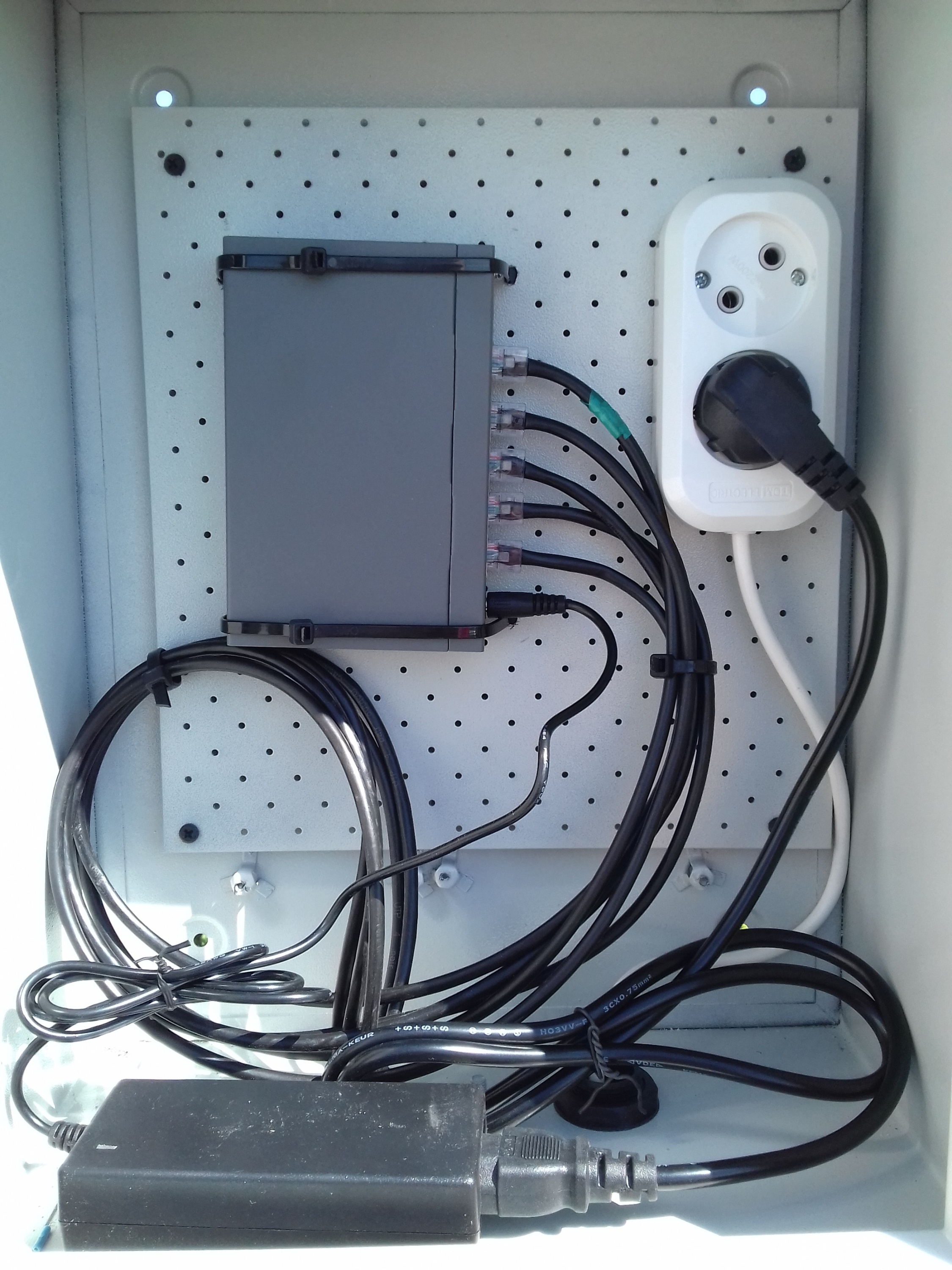 Установка системы [скрытого] видеонаблюдения в подъезде дома